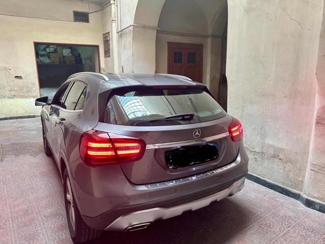 Mercedes-Benz GLA 200 d Automatic 4Matic Sport - foto 2 di 4