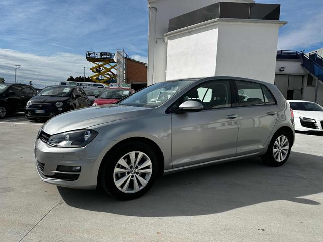 Volkswagen Golf 1.6 TDI 110 CV DSG 5p. Highline BlueMotion Technol usato a CASTENASO