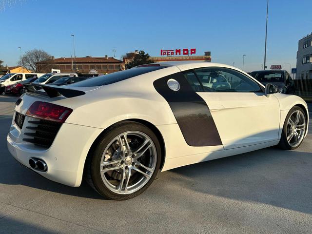 Audi R8 4.2 V8 FSI quattro R tronic - foto 4 di 4