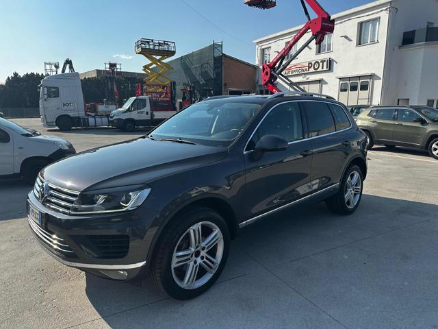 Volkswagen Touareg 3.0 TDI 204 CV tiptronic BlueMotion Techn. Executi usato a CASTENASO