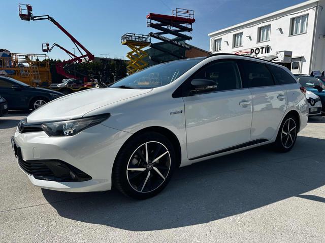 Toyota Auris Touring Sports 1.8 Hybrid Black Edition CVT usato a CASTENASO