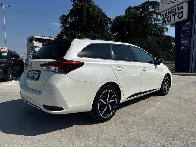 Toyota Auris Touring Sports 1.8 Hybrid Black Edition CVT - foto 4 di 4