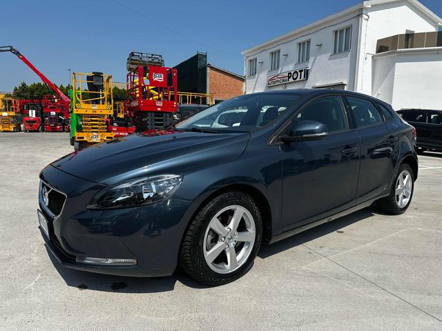 Volvo V40 D2 'eco' Momentum OK NEOPATENTATO usato a CASTENASO