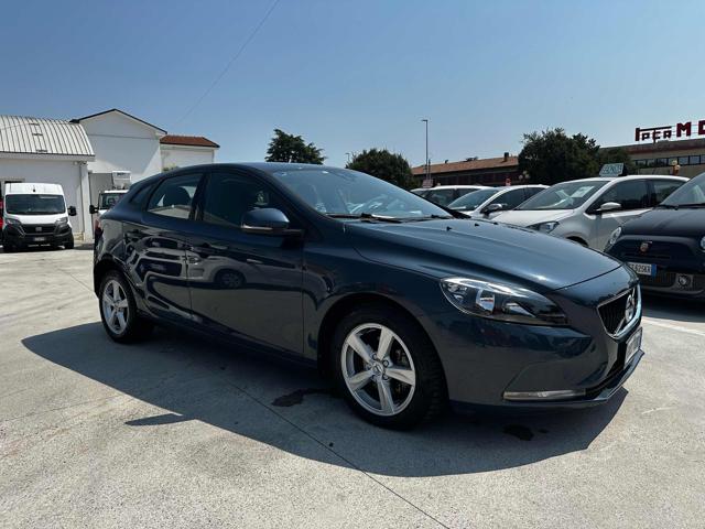 Volvo V40 D2 'eco' Momentum OK NEOPATENTATO - foto 3 di 4