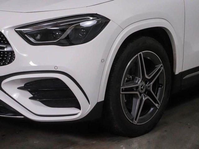 Mercedes-Benz GLA 180 Automatic AMG Line Premium - foto 3 di 4