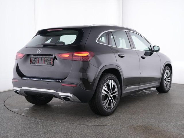Mercedes-Benz GLA 180 Automatic Progressive Advanced - foto 2 di 4