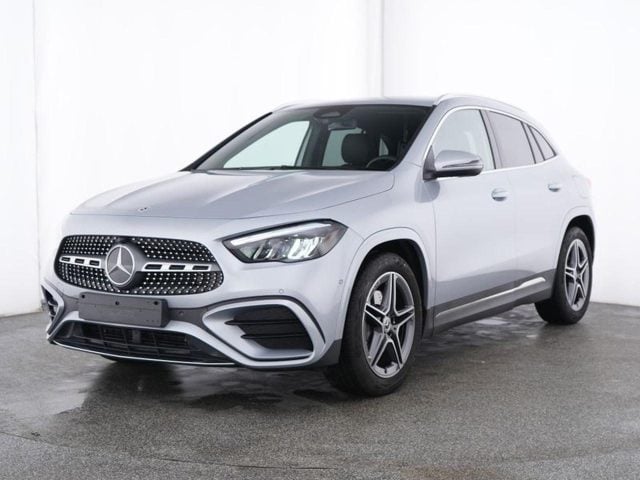 Mercedes-Benz GLA 180 Automatic AMG Line Advanced Plus, del 2025, 13.929 km, in vendita a Como (CO)