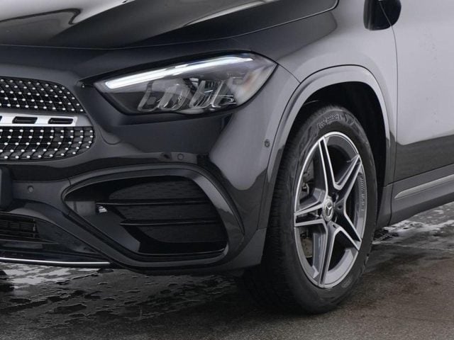 Mercedes-Benz GLA 180 Automatic AMG Line Premium - foto 2 di 4