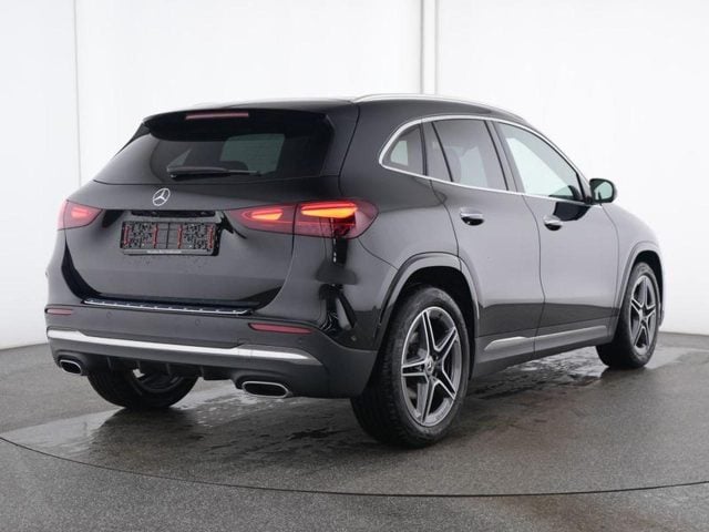 Mercedes-Benz GLA 180 Automatic AMG Line Premium - foto 3 di 4