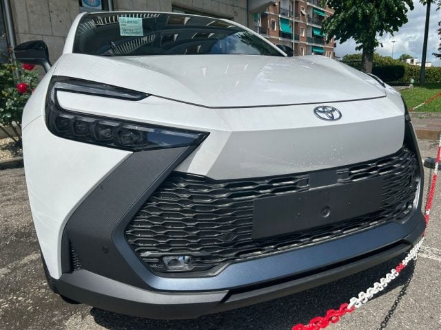 Toyota C-HR 2.0 HV Trend Prezzo Di Listino Nuovo, in vendita a Serravalle Scrivia (AL)