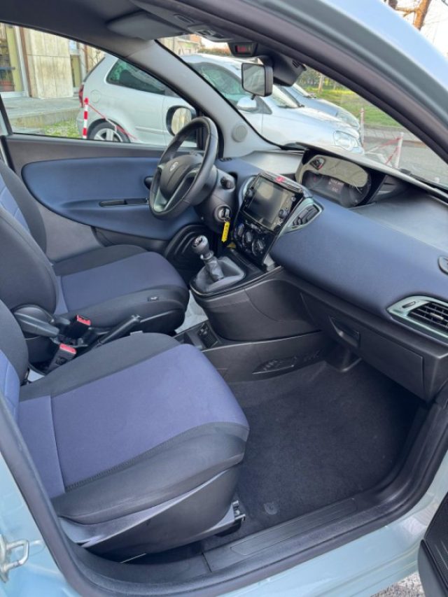 Lancia Ypsilon 1.0 FireFly 5 porte S&S Hybrid Platino usato a SERRAVALLE SCRIVIA
