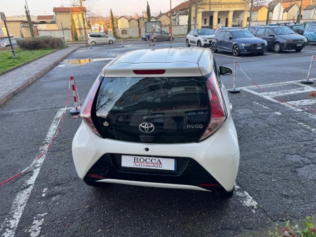 Toyota Aygo 1.0 VVT-i 69 CV 5 porte x-play - foto 4 di 4