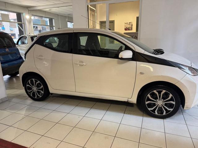 Toyota Aygo 1.0 VVT-i 69 CV 5 porte x-play - foto 3 di 4