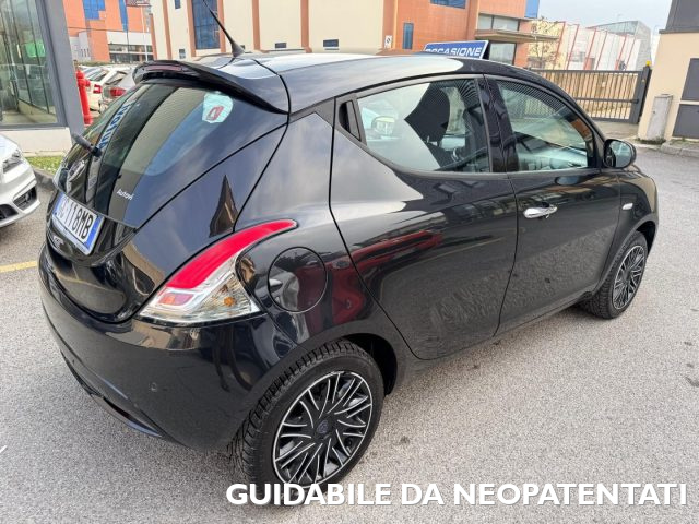 Lancia Ypsilon 1.2 69 CV 5 porte S&S Gold ***OK NEOPATENTATI*** - foto 2 di 4