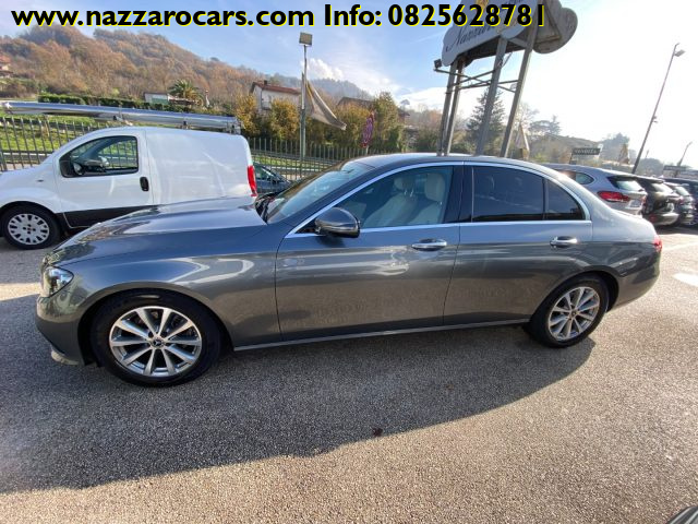 Mercedes-Benz E 220 d Auto Premium Plus FULL OPTIONAL PELLE TRAFORATA - foto 3 di 4