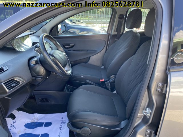 Lancia Ypsilon 1.0 FireFly 5 porte S&S Hybrid Ecochic Gold, del 2021, 64.357 km, in vendita a Manocalzati (AV)