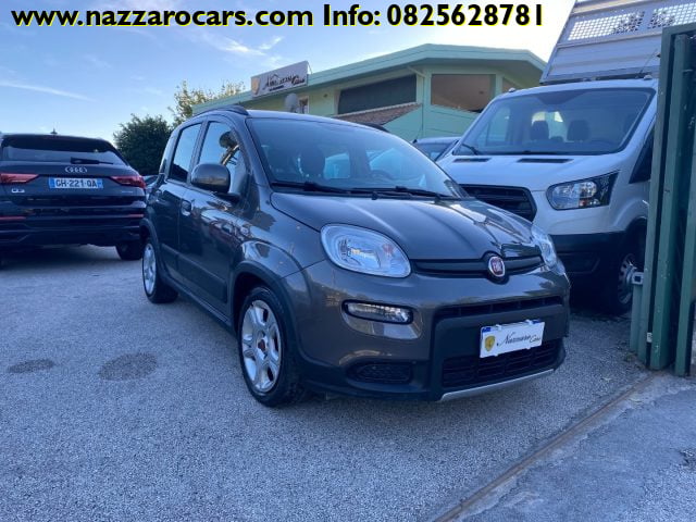Fiat Panda 1.0 FireFly S&S Hybrid City Life, del 2023, 77.000 km, in vendita a Manocalzati (AV)