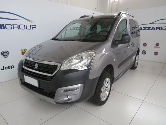 Peugeot Partner Tepee BlueHDi 100 4x4 Outdoor Traction Control, del 2017, 243.400 km, in vendita a Lodi (LO)