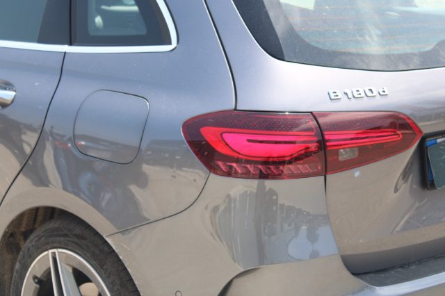 Mercedes-Benz B 180 d Automatic AMG Line Premium - foto 4 di 4