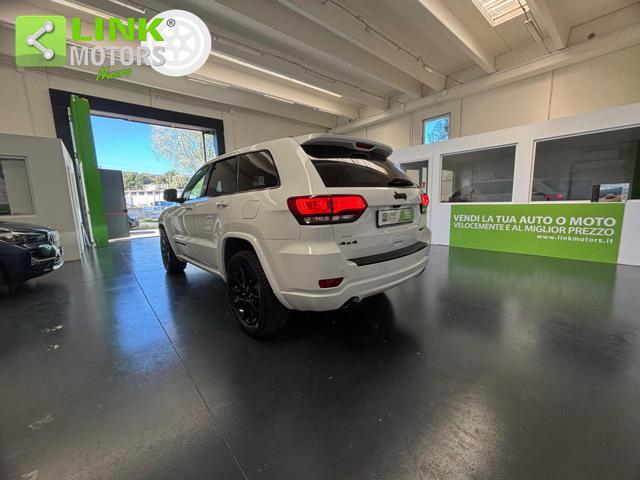Jeep Grand Cherokee 3.0 crd V6 250cv NIGHT-EAGLE - foto 2 di 4