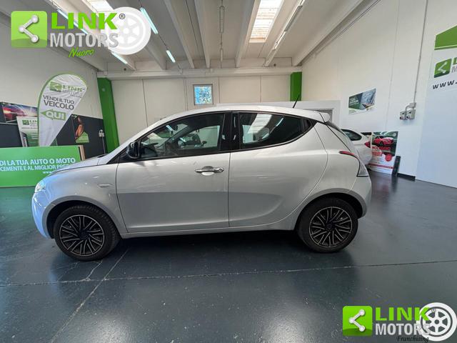Lancia Ypsilon PLATINUM - foto 2 di 4