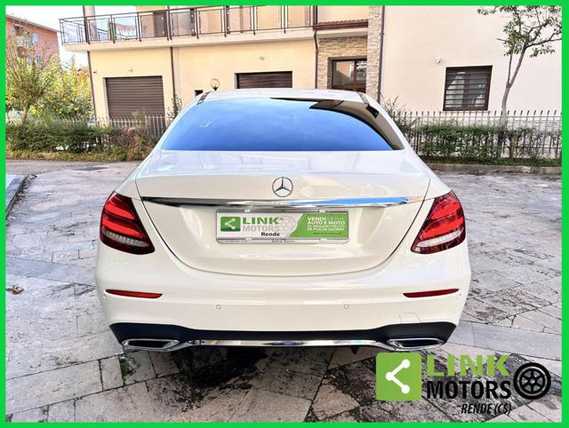 Mercedes-Benz E 220 d Auto Premium Plus - foto 4 di 4
