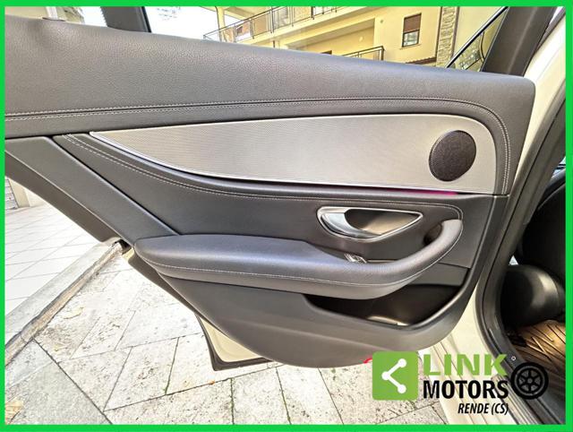 Mercedes-Benz E 220 d Auto Premium Plus, del 2016, 173.300 km, in vendita a Rende (CS)