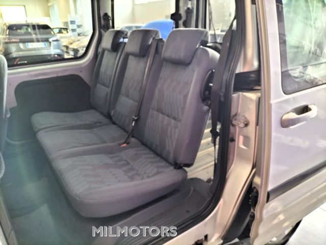 Ford Tourneo Connect 200S 1.8 TDCi/110CV PC GLX usato a MESSINA