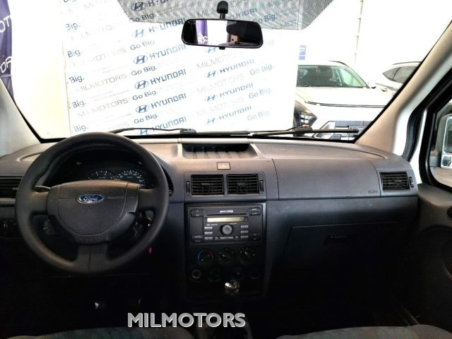 Ford Tourneo Connect 200S 1.8 TDCi/110CV PC GLX, del 2006, 263.000 km, in vendita a Messina (ME)
