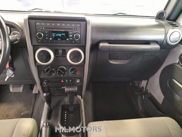 Jeep Wrangler 2.8 CRD DPF Sahara Auto usato a MESSINA