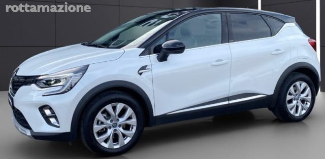 Renault Captur Plug-in Hybrid E-Tech 160 CV Intens - foto 2 di 4
