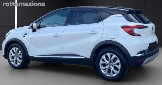 Renault Captur Plug-in Hybrid E-Tech 160 CV Intens - foto 3 di 4