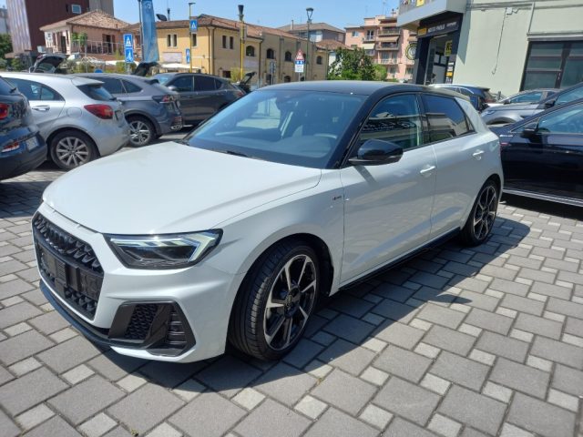 Audi A1 SPB 30 TFSI S tronic S line edition - foto 2 di 4