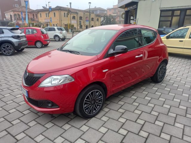 Lancia Ypsilon 1.0 FireFly 5 porte S&S Hybrid Silver Plus - foto 4 di 4