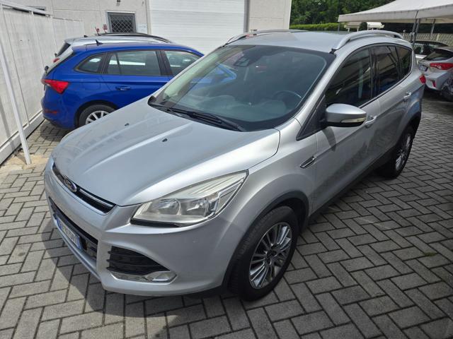 Ford Kuga 2.0 TDCI 140 CV 4WD Titanium - foto 2 di 4