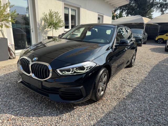 BMW 118 i 5p. Advantage, del 2023, 15.660 km, in vendita a Castiglione Olona (VA)
