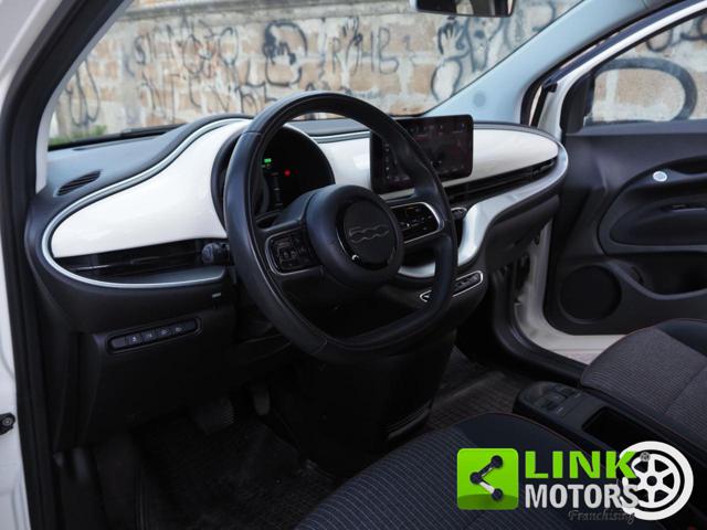 Fiat 500e 42 kWh Icon - foto 4 di 4