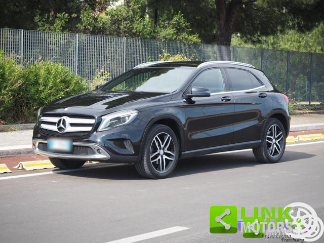 Mercedes-Benz GLA 200 d Automatic 4Matic Premium usato a BARI