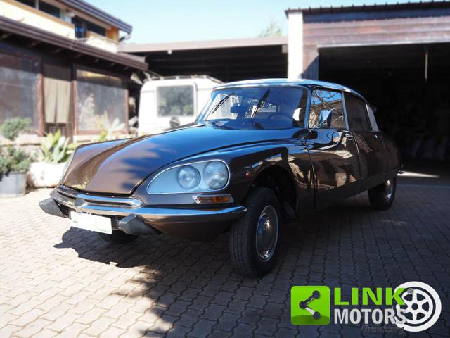 Citroen DS 21 M d'epoca a BARI