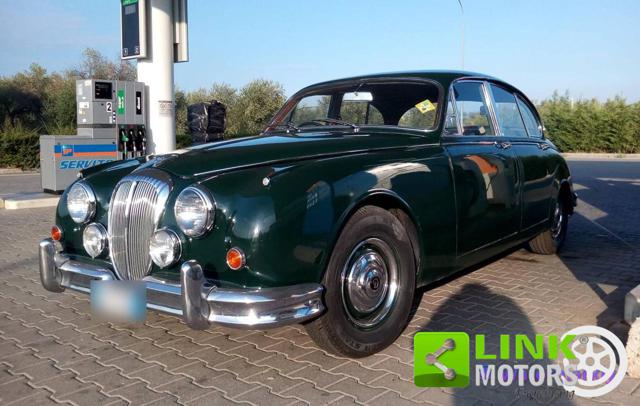 Daimler Super V8 250 d'epoca a BARI