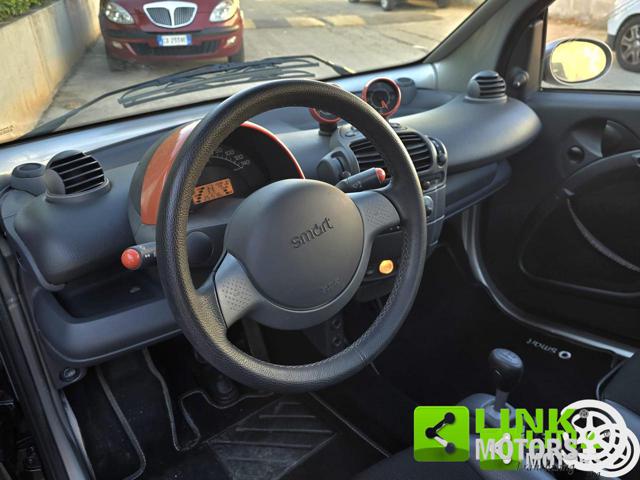 smart forTwo 700 city-coupé pure (45 kW) - foto 4 di 4