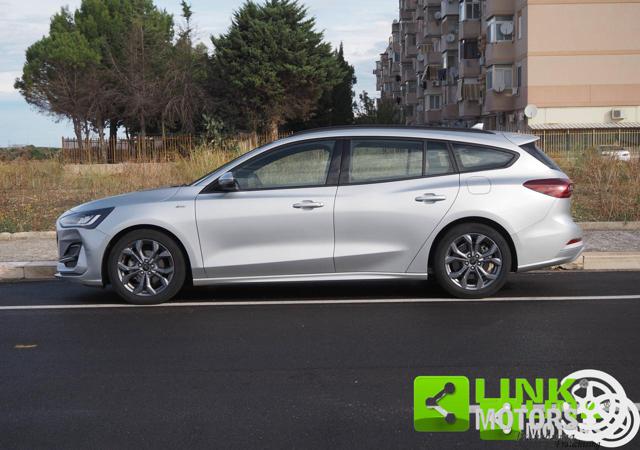 Ford Focus 1.0 EcoBoost Hybrid 125 CV SW ST-Line - foto 3 di 4