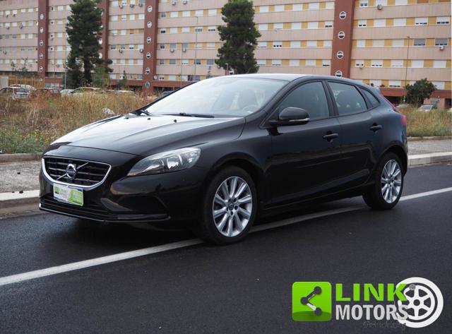 Volvo V40 D3 Momentum 150cv, del 2016, 175.000 km, in vendita a Bari (BA)