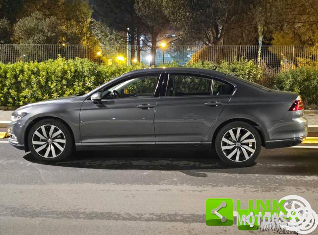 Volkswagen Passat 2.0 TDI DSG Highline BlueMotion 150cv - foto 3 di 4