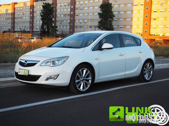 Opel Astra 1.7 CDTI 125CV 5 porte Cosmo, del 2010, 129.000 km, in vendita a Bari (BA)