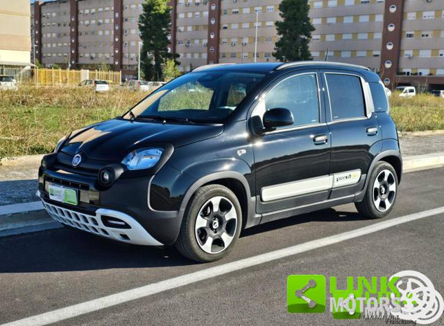 Fiat Pandina Cross 1.0 FireFly 70 CV Hybrid, del 2025, 29.000 km, in vendita a Bari (BA)