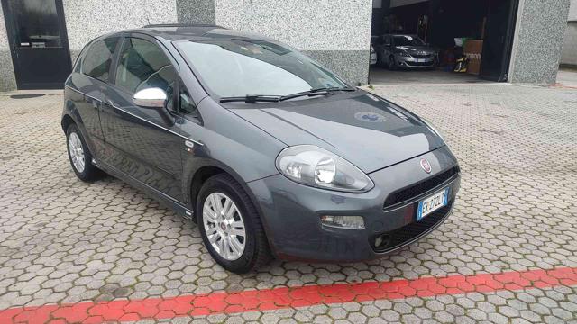 Fiat Punto 1.4. 3 porte Lounge, del 2013, 141.100 km, in vendita a Cassinetta Di Lugagnano (MI)