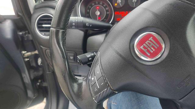 Fiat Punto 1.4. 3 porte Lounge, del 2013, 141.100 km, in vendita a Cassinetta Di Lugagnano (MI)