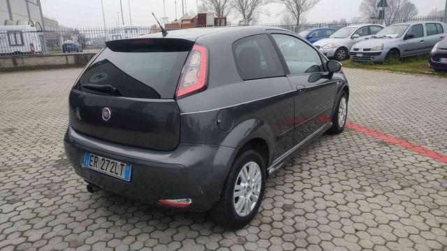 Fiat Punto 1.4. 3 porte Lounge, del 2013, 141.100 km, in vendita a Cassinetta Di Lugagnano (MI)