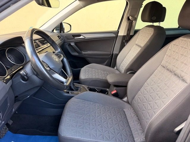 Volkswagen Tiguan 2.0 TDI 150 CV SCR DSG Life usato a SESTO SAN GIOVANNI